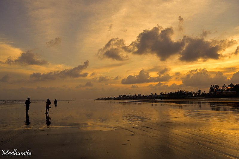 800px-Mandarmani_Sea_Beach_during_Sunset